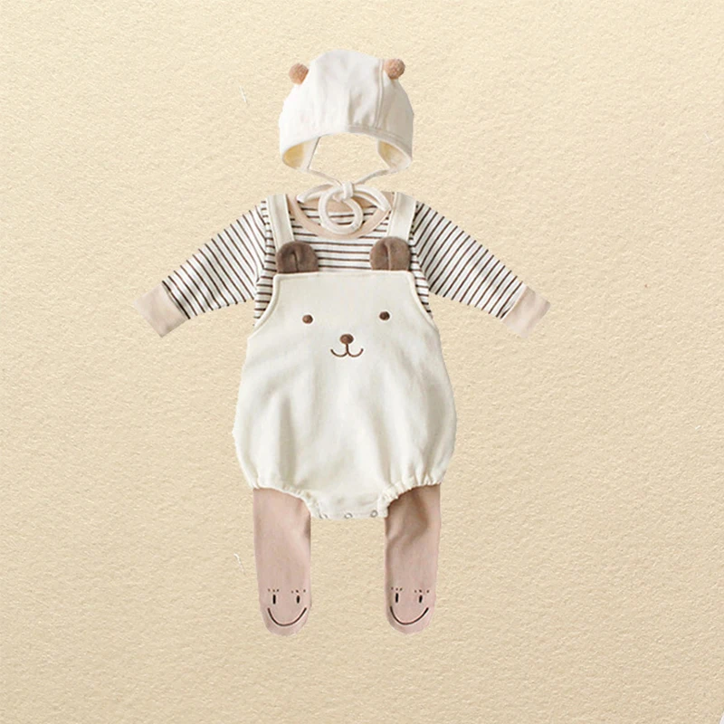 Newborn boys and girls cute little bear sleeveless shoulder strap pure cotton sweater hat two-piece set Baby triangle Romper