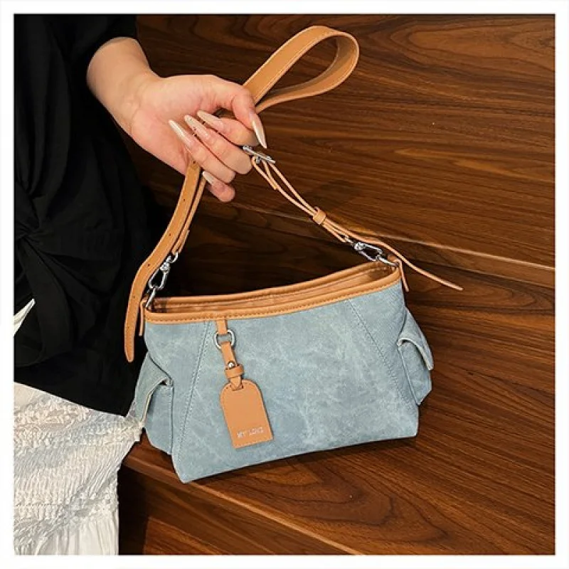 

Vintage Inspired Postal Bag For Women With Large Capacity And A Uniquely Functional Aesthetic