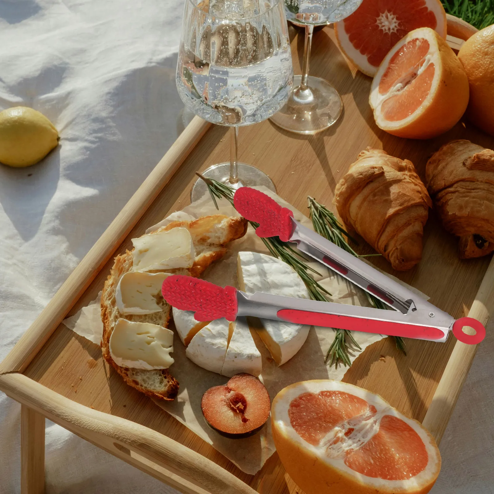 

Silicone Christmas Tree Shaped Food Tong With Hanging Hook Light Weight Bread Steak Barbecue Clamp 1Pc