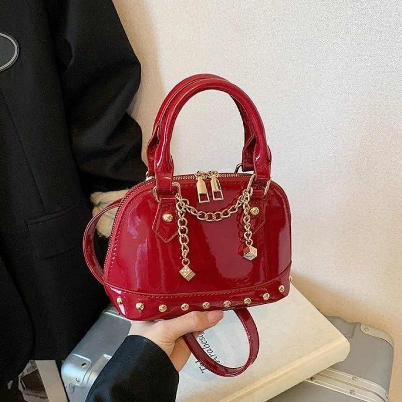 

One Size Flap Shoulder Handbag for Women Middle Aged and Young Fashionable Top Handle Practical Daily Use Bag