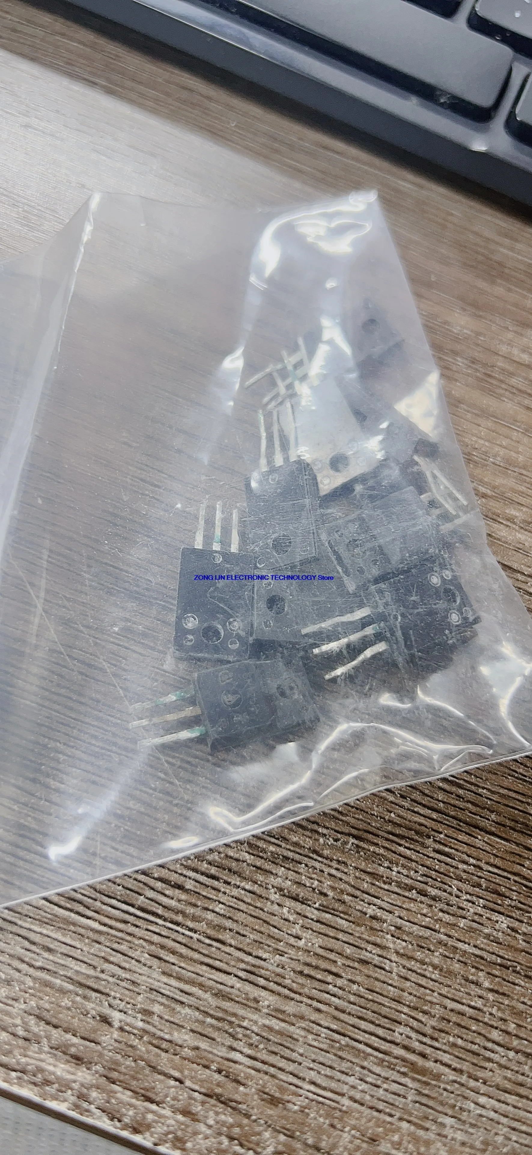 Original imported 6R125P6 6R125C6 IPA60R125P6  6R125P TO-220F straight insertion    10PCS -1lot