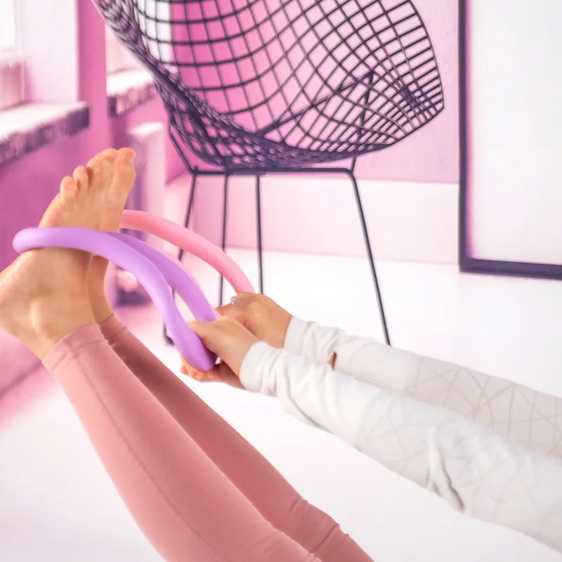1 Stück Harter Yoga-Ring als Rückentrainer, Dehnungs- und Öffnungshilfe für den Rücken, Pilates-Ring und Wadenkorrektur – Detail 3