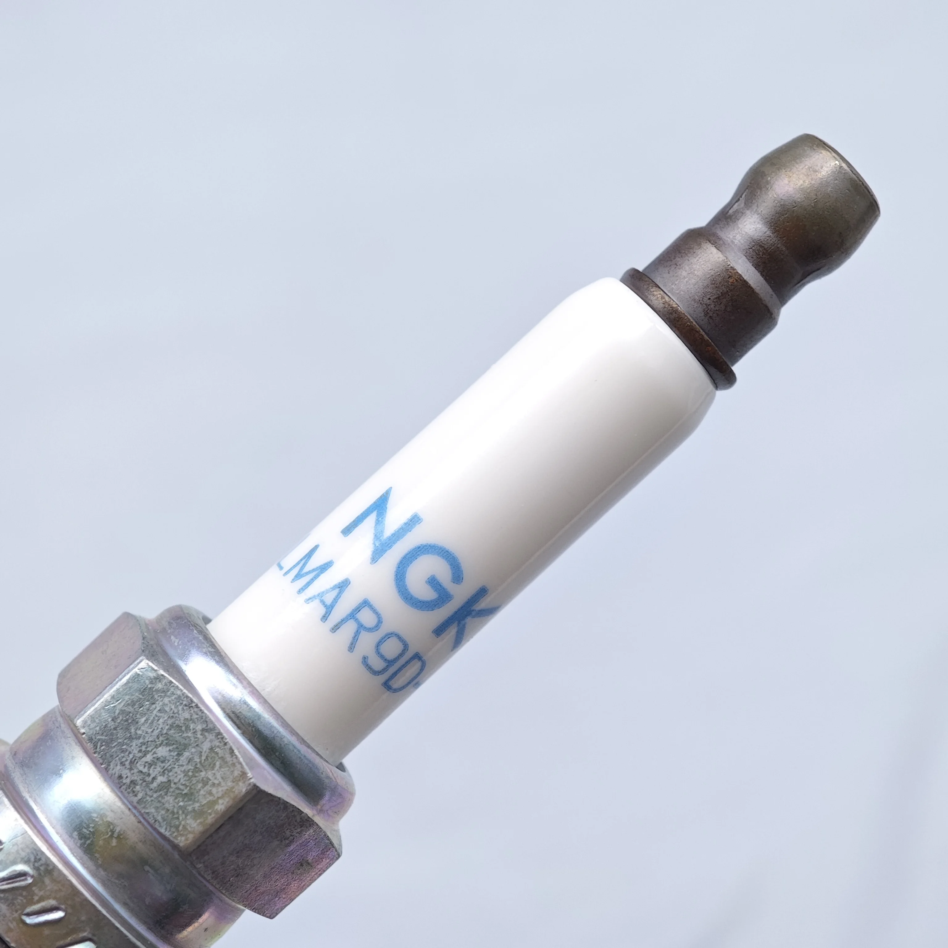 1 pz candela originale NGK LMAR9D-J 1633