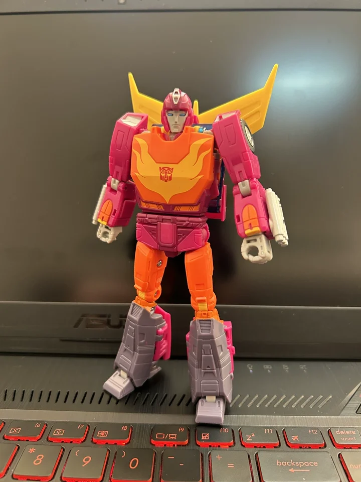 

100% Genuine Hasbro In Stock Transformation Toy SS86 Hot Rod Movie 40th Anniversary Voyager Class Movable Robot Collectible Toy