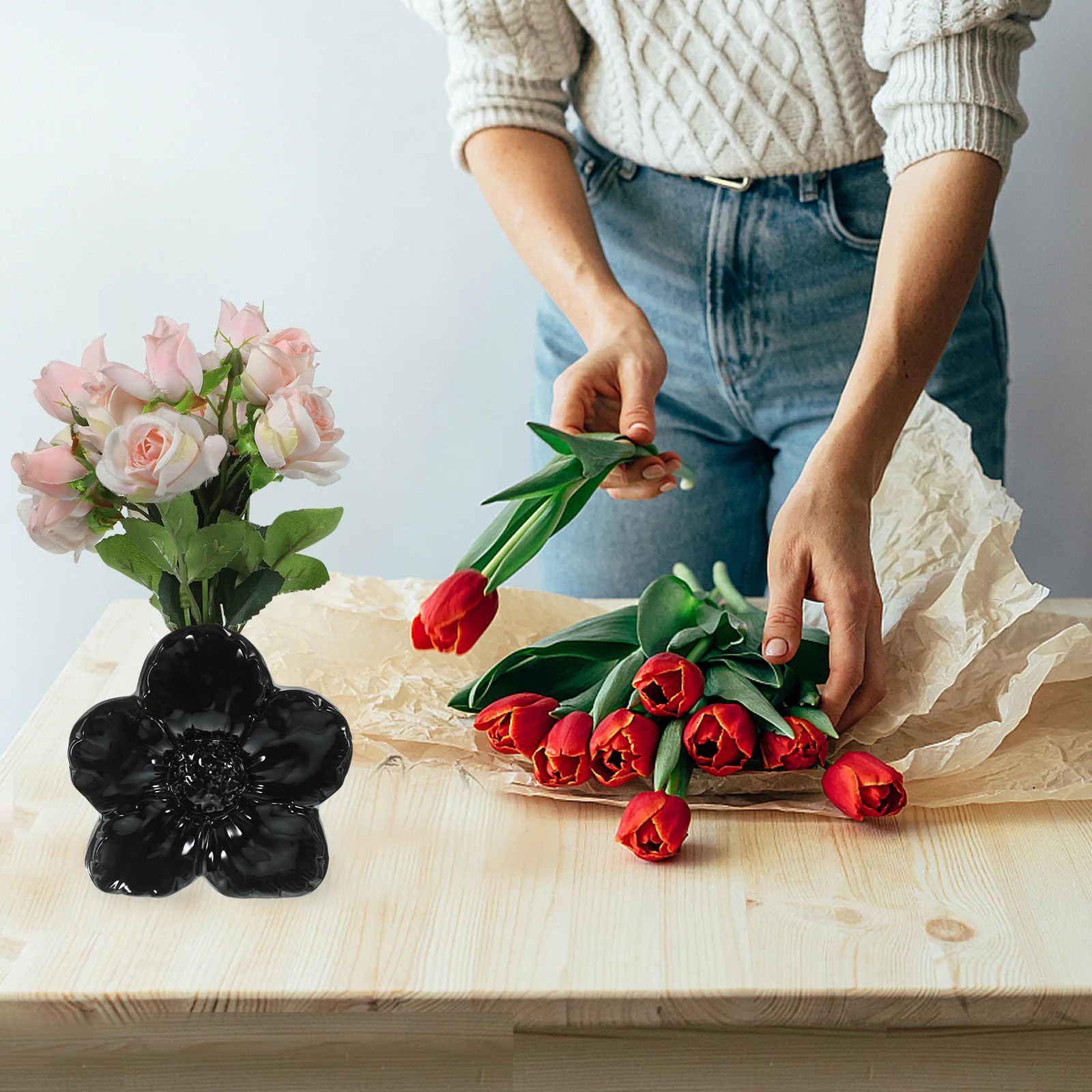 

Flower Shape Ceramic Vase Desktop Decorative Pot for Flower Arrangement Modern Home Office Decoration Cute Vase
