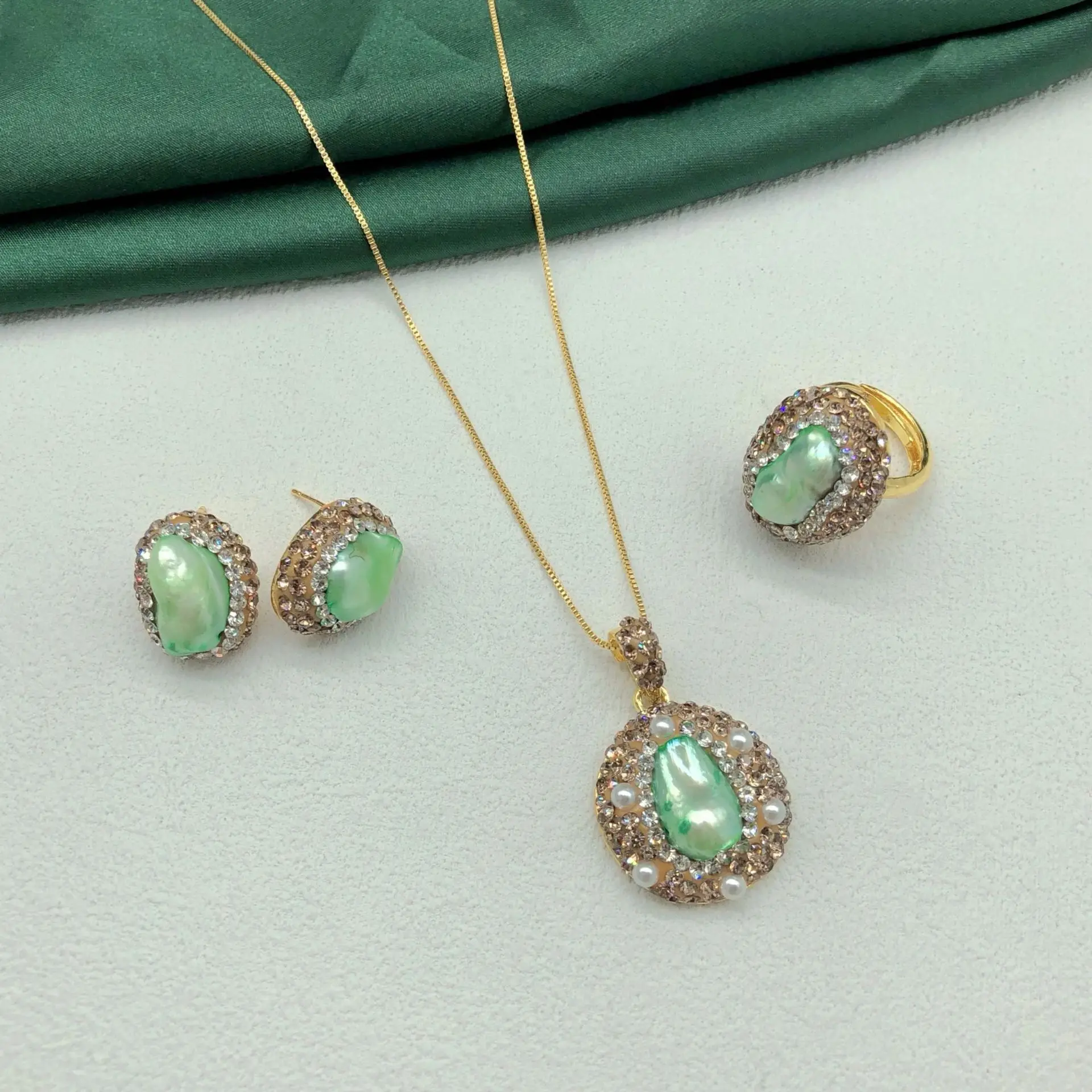 

Green Natural Pearl Inlaid Crystal Necklace Ring Small Stud Earrings Set Charm Fashion Jewelry Set Accessories for Women Gifts