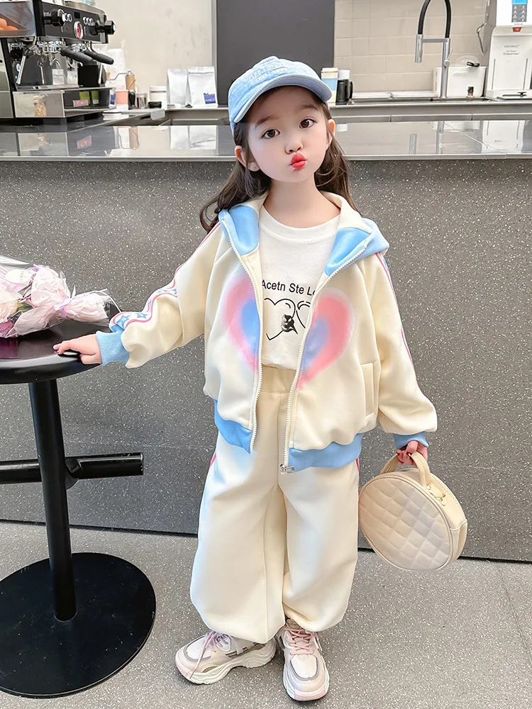 

Girls' Autumn New Fashionable Heart-Shaped Blue Bunny Ear Cute Sports Two-Piece Set