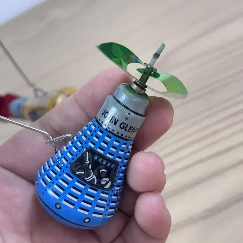 Wind Up Toy Collection Retro Metal Tin Amusement Park Space Capsule Carrousel Gift Clockwork Toy Model Vintage Toy