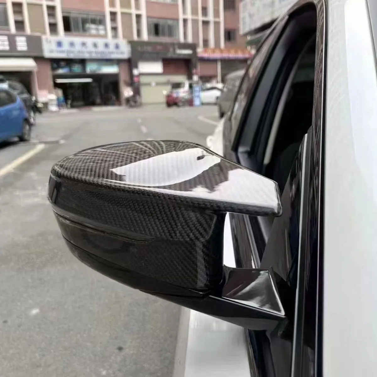 Suitable for 2022+ BMW 8 Series 840i G14 G15 G16 upgraded dry carbon fiber rearview mirror housings
