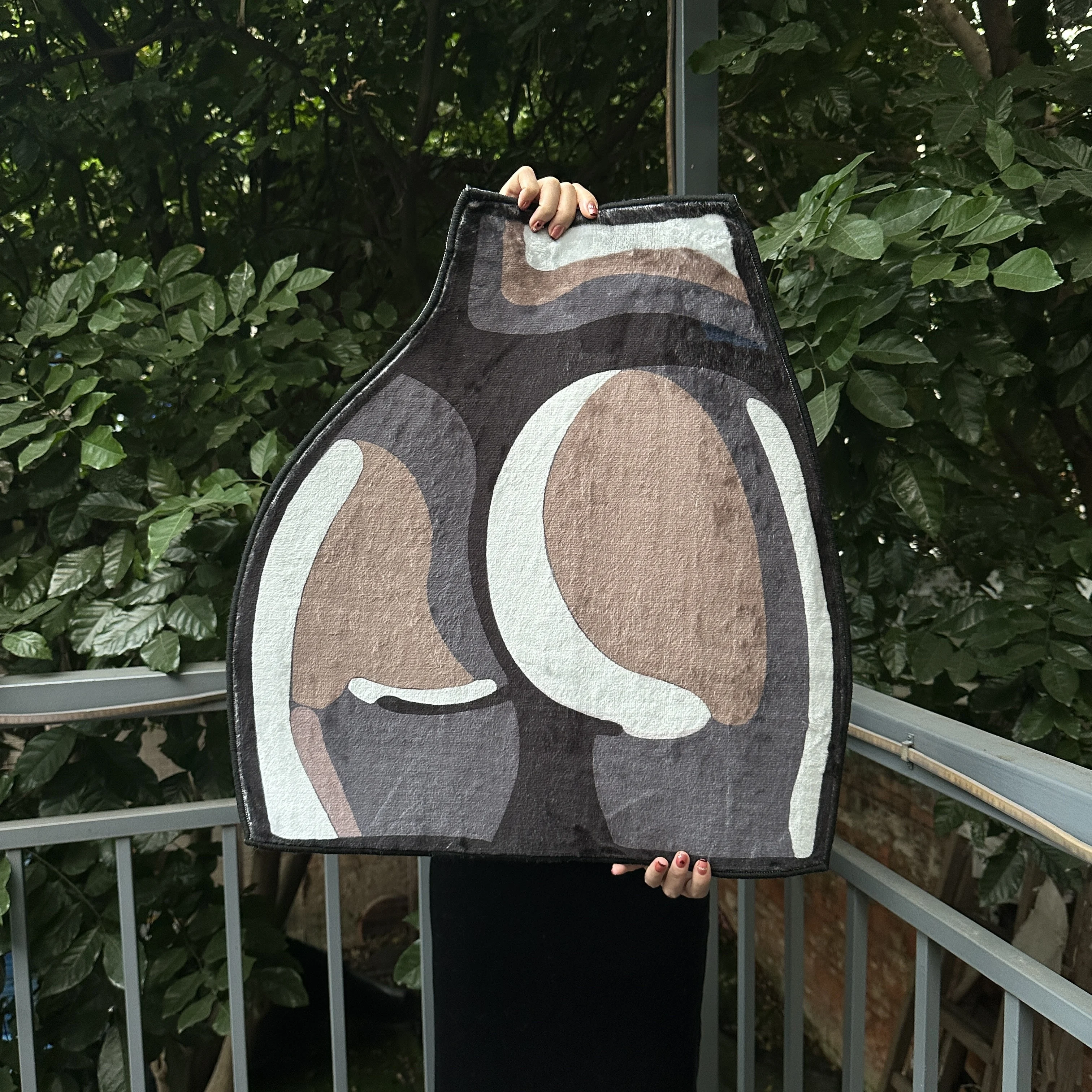 

Sexy Big Butt Rug Digital Printing Technology Simple Housewarming Gift Handmade Non-Slip Decorative Carpet