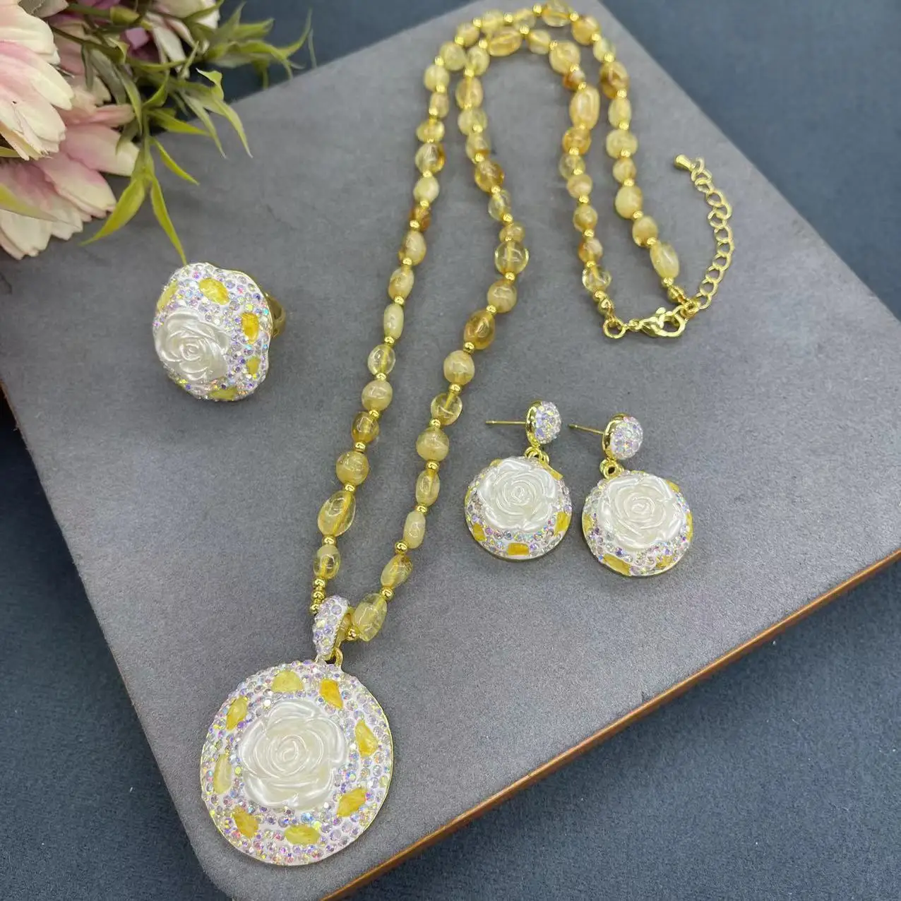 

Ore full crystal handmade flower three-piece set natural citrine necklace Internet celebrity same European cross-border jewelry