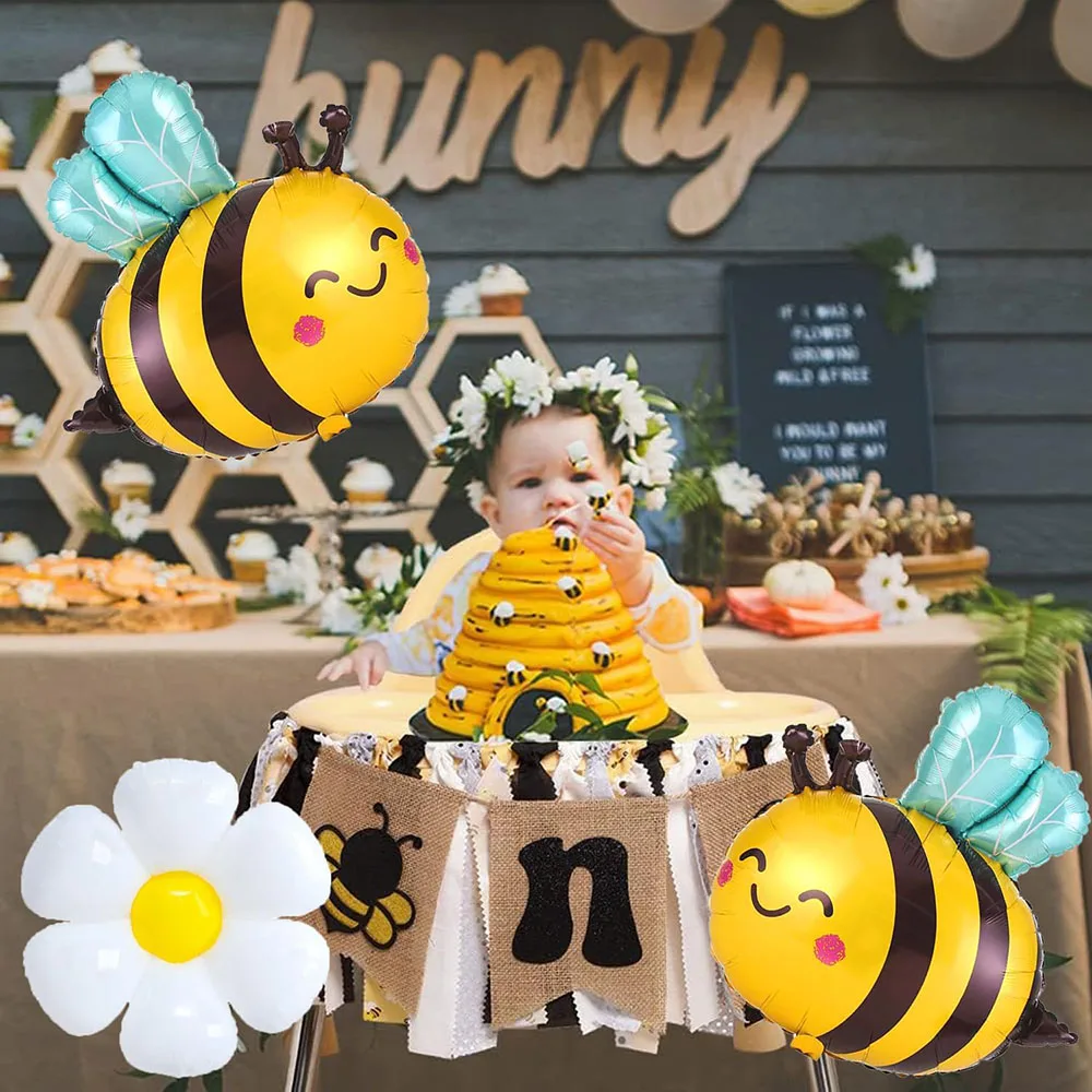 6 Pieces of Bee Balloon and Daisy Flower Balloon Bumblebee Aluminum Foil Polyester Film Balloon Suitable for Bee Theme Birthday Party Supplies