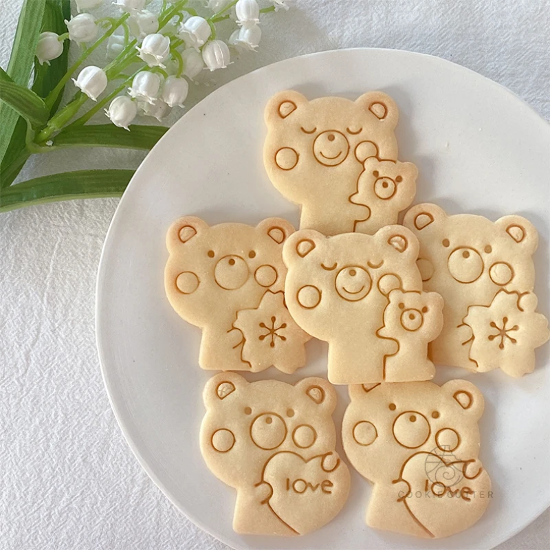 Cute Cartoon Bear Hug Bear Love Heart Cherry Blossom Cookie Pressed Cutter Animal Biscuit Stamp DIY Home Mold For Cakes Pastry