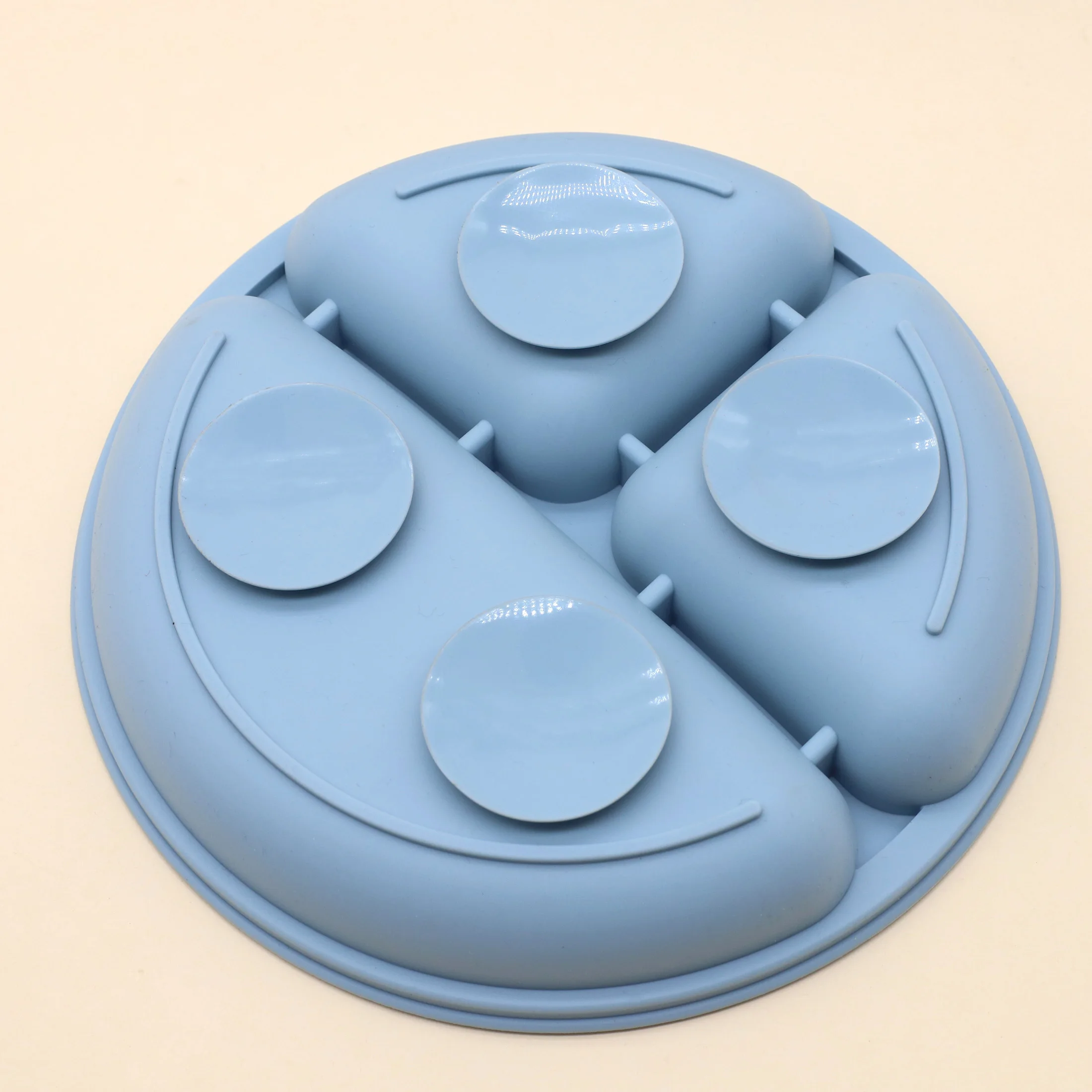 New food grade silicone tableware 11 piece set with bib, plate, bowl, straw, spoon, fork, snack cup
