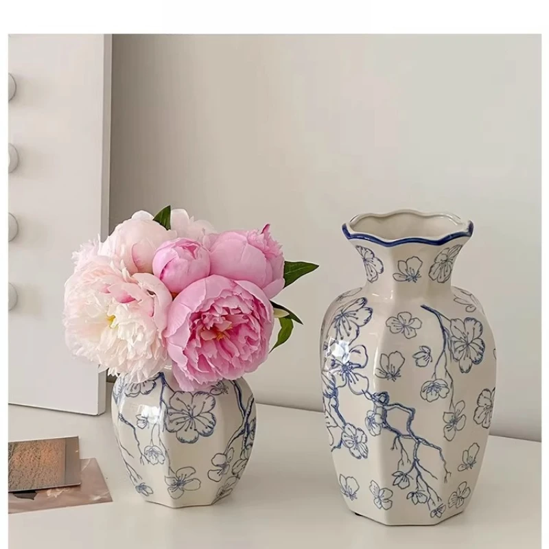

Vase new Chinese medieval blue and white porcelain retro ceramic flower arrangement living room