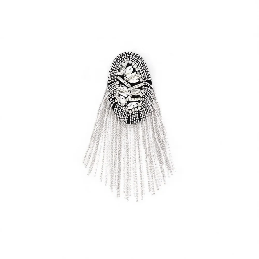 elegante-broche-decorativo-com-franjas-de-strass-e-perolas-acessorio-sofisticado-para-trajes-e-ornamentacao-de-moda
