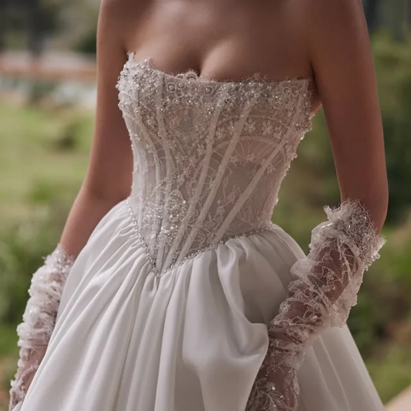 

Customized ivory white satin Ball Gown Royal Wedding Dresses Sweetheart crystal Lace applique vent Made Robe De