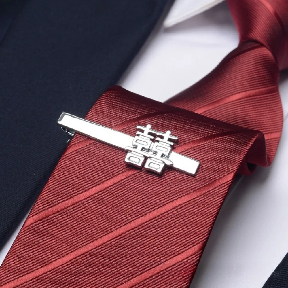 Gemelos de doble felicidad con palabra feliz, Clip de corbata de boda tradicional chino de aleación, botón de manga de novio de bendición roja