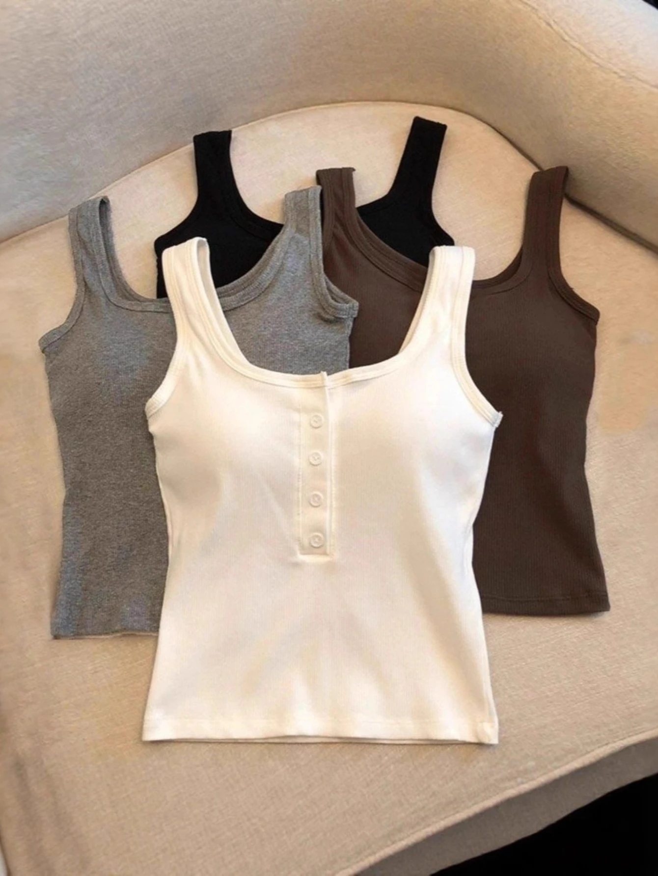 1Pcs Women's Ribbed Henley Tank Top, Square Neck Button Front Built-in Bra Sleeveless Camisole
