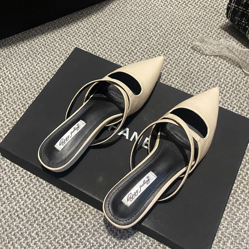 2024 Summer Brown New Women Flat Shoes Fashion Pointed Toe Slip On Mules Shoes Soft Flat Heel Outdoor Vaction Ladies Sandals