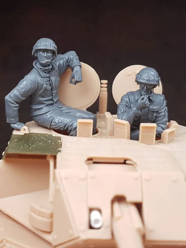 1/35 Scale Resin Figure Assembled Model Kit Polish AFV Crew 2 Figures Miniature GK Toy Unassembled and Unpainted 914A