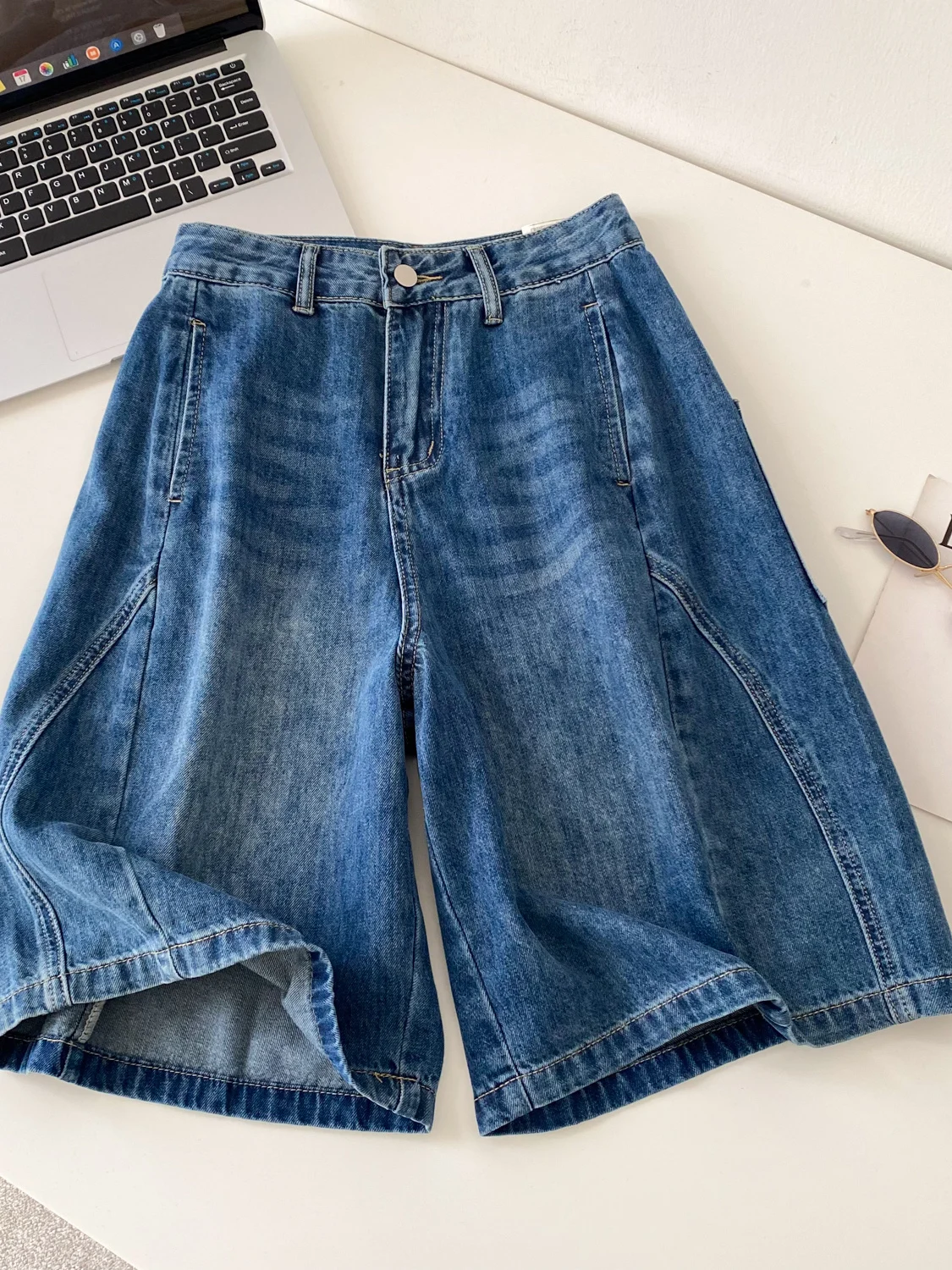 Retro High Waist Wide Leg Jeans Casual Five-Point Pants Women's Loose Fit Slimming Versatile Mid-Length Spring 2026