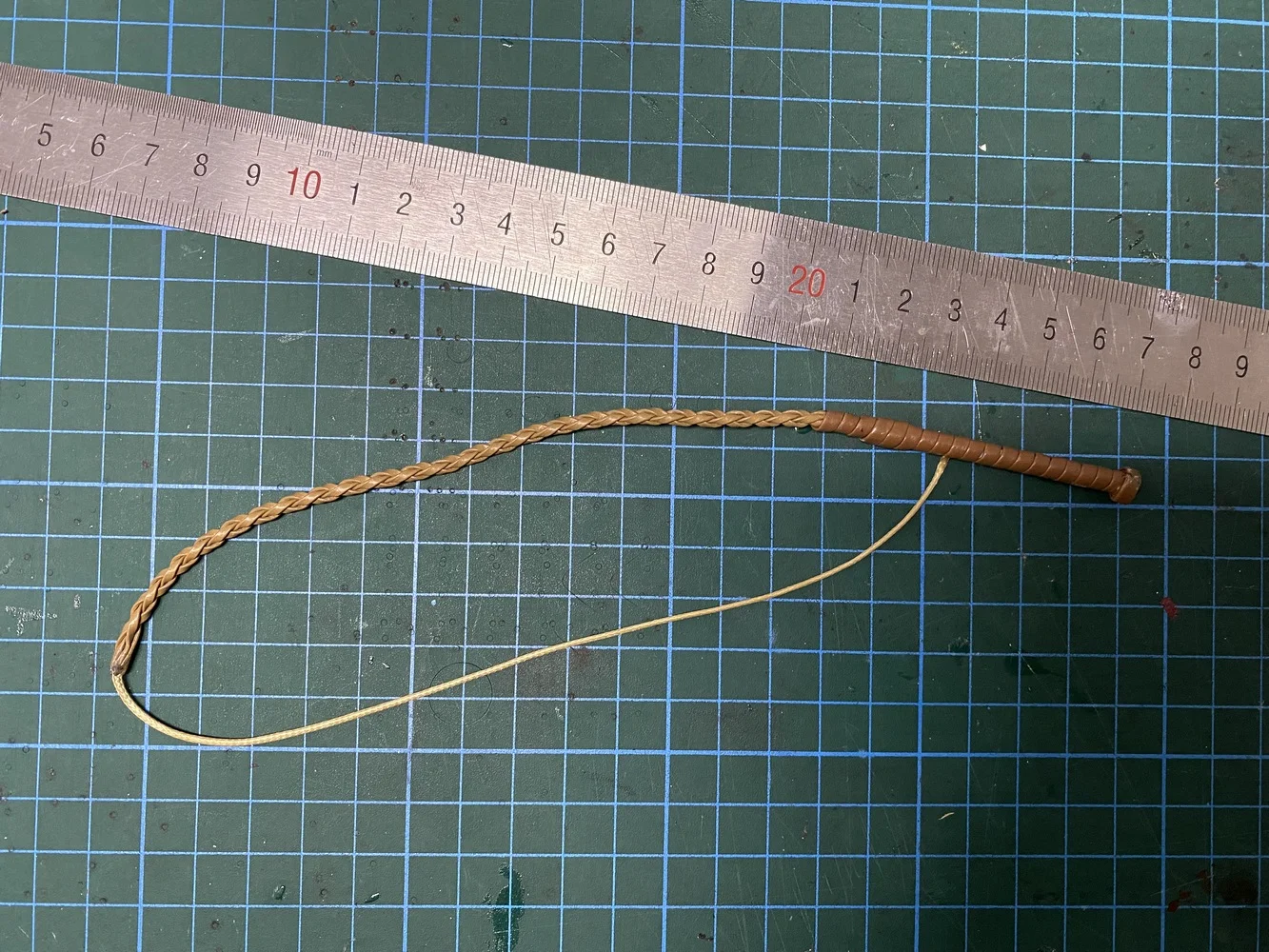 نموذج سوط لرقم 12 "، مقياس ، 40