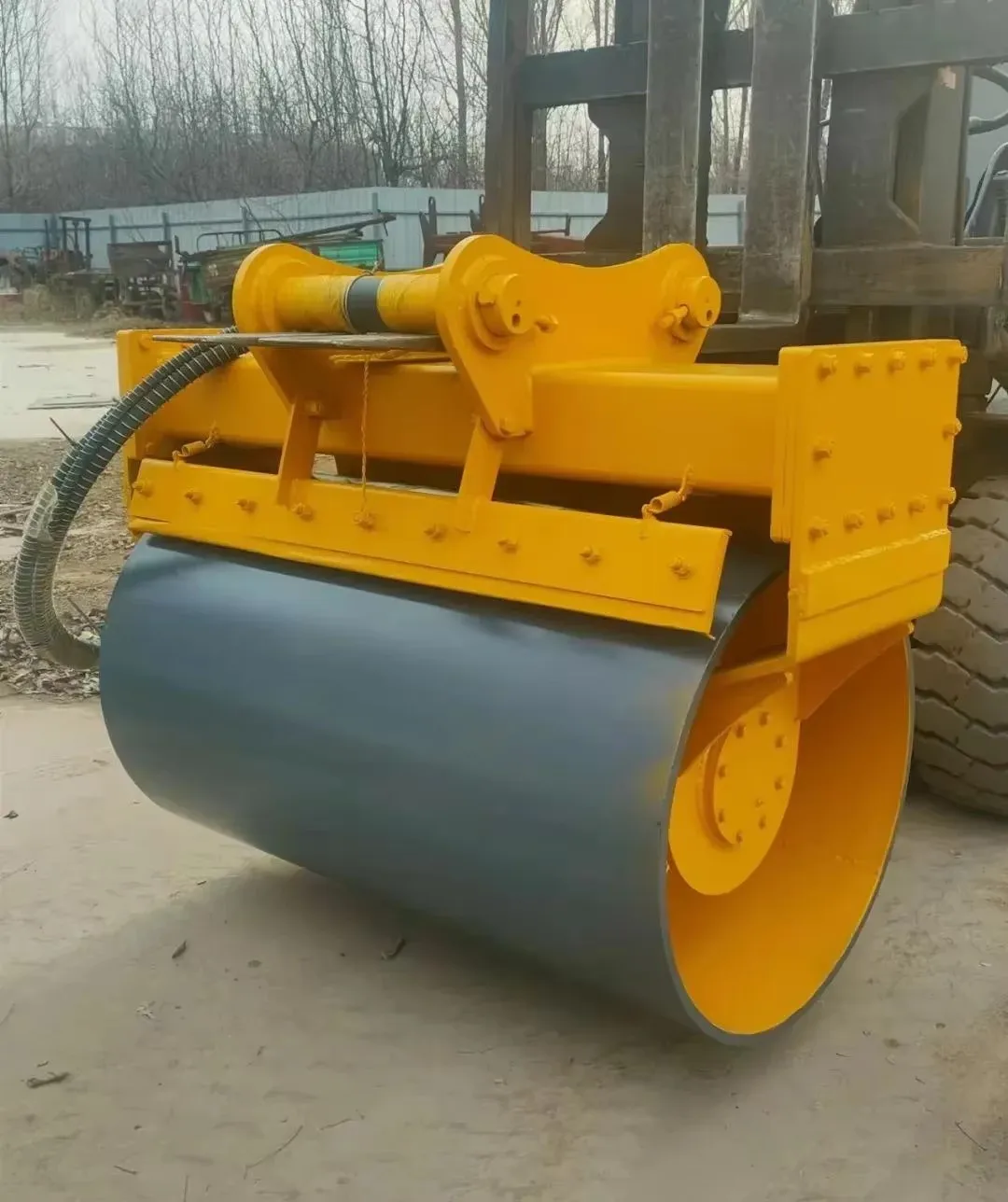 Pile driving compactor, excavator, high-frequency vibrating hammer, steel sheet pile and cement pile driving and extraction