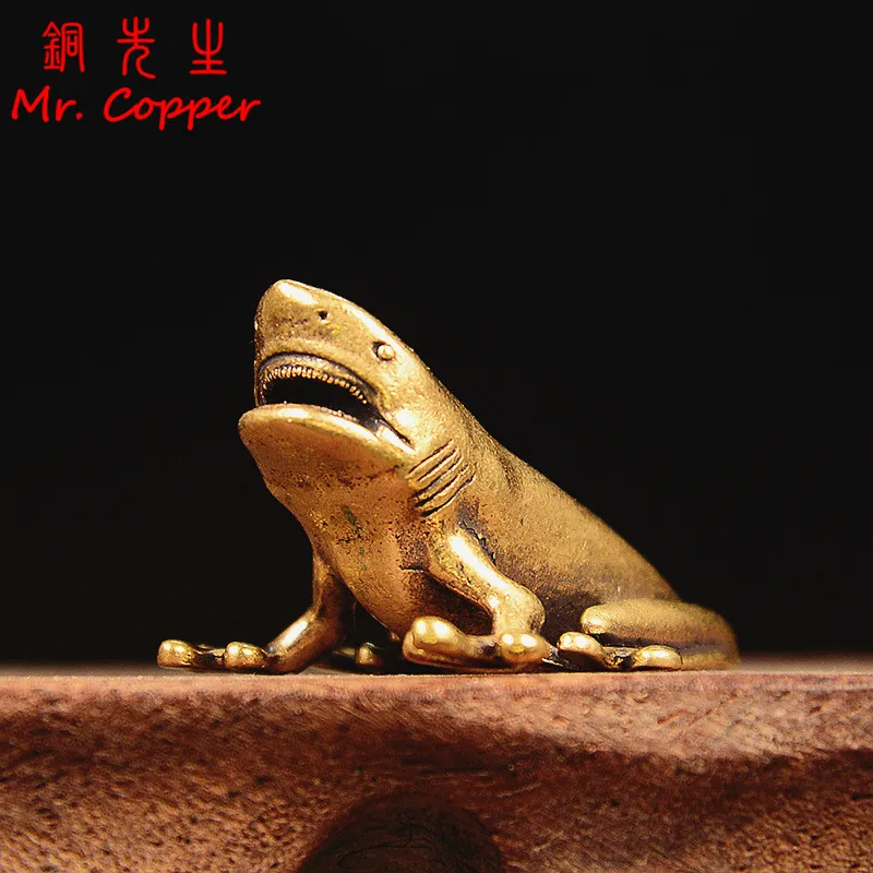 Solid Brass Shark Head Frog Small Statue Desktop Ornament Vintage Animal Miniature Figurine Home Decoration Crafts Tea Pet Decor