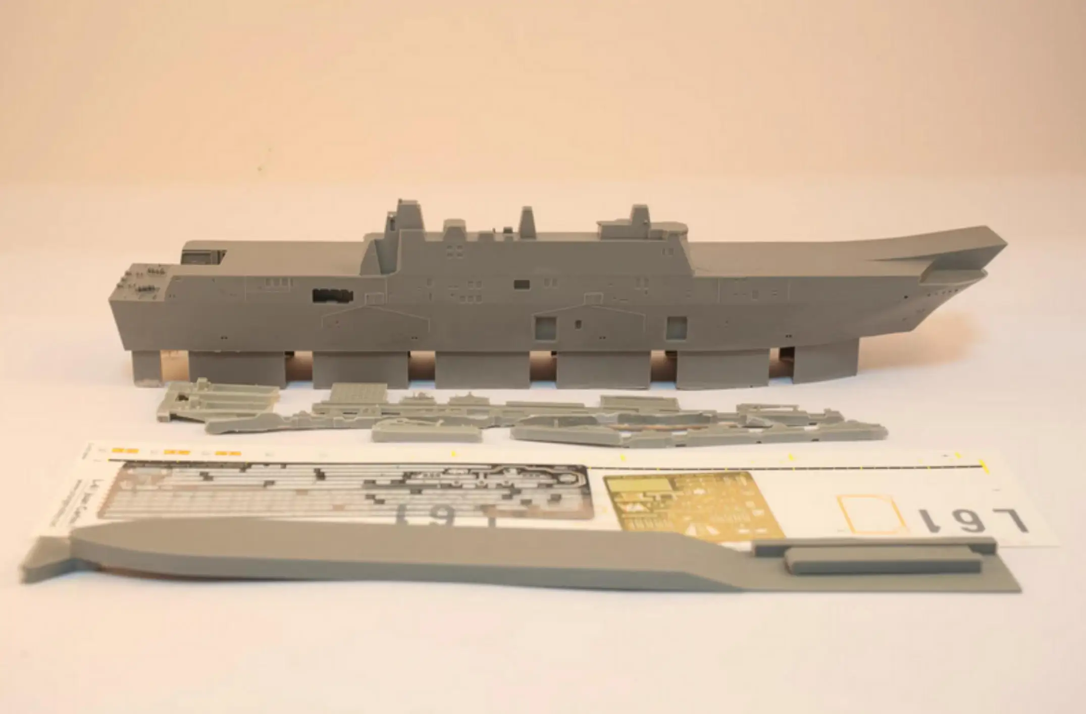 Laranja hobby N07-018 1/700 lhd juan carlos i modelo da marinha espanhola kit