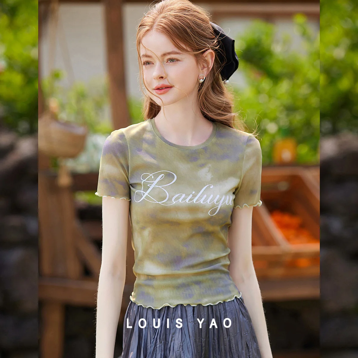 

LOUIS YAO Letter Print Wave Hem Short Sleeve Tees 2025 Summer Tops Fashion Micro-Stretch Round Neck Women's T-Shirt New