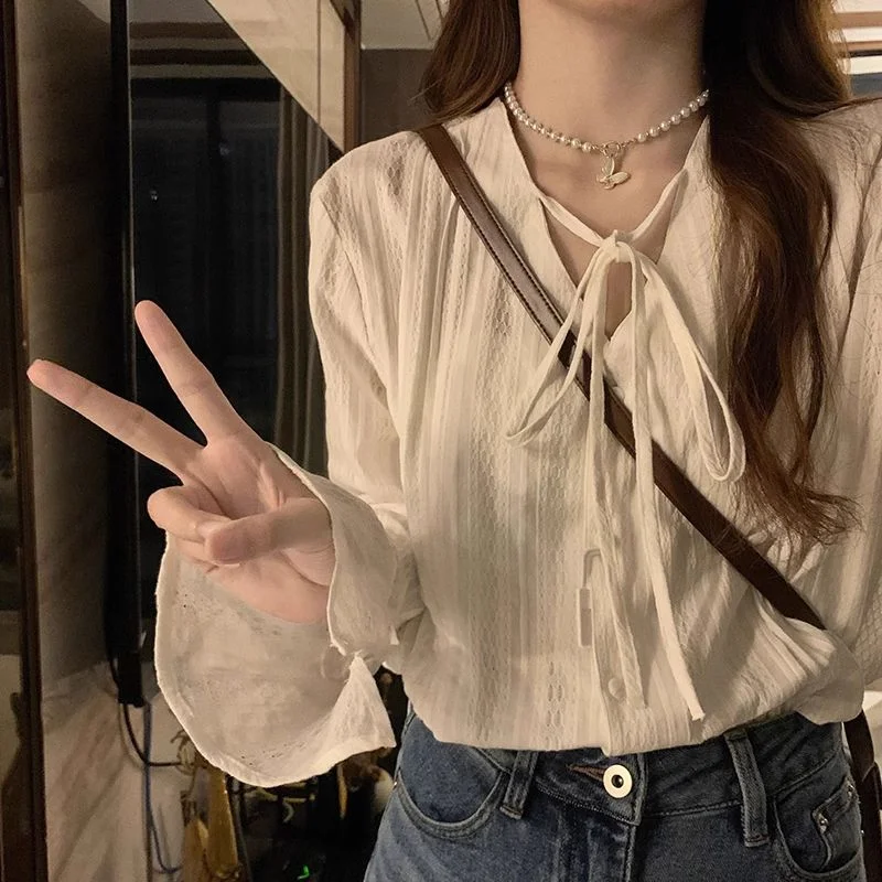 

V-neck Design Sun Shirt Women's Sweet Thin Cardigan Popular Beautiful Bell Sleeves