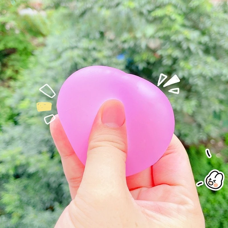 光にさらされると色が変わるハートスクイーズおもちゃ マルトースストレスリリーフ スローリバウンド フィジェットトイ もち抗ストレスおもちゃ