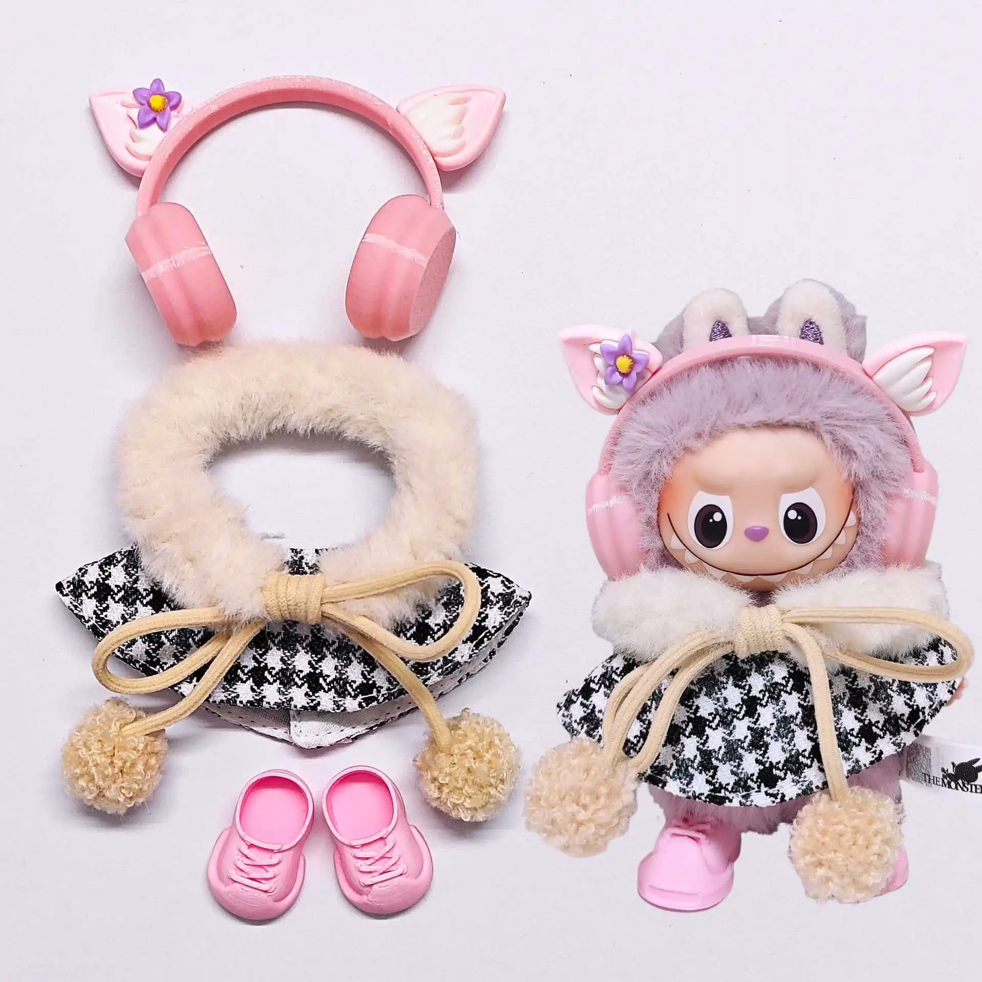 

10 см мини Labubu 4,0 кукольная одежда 4-го поколения Labubu клетчатая накидка для наушников обувь и шарф комплект для Mini Labubu