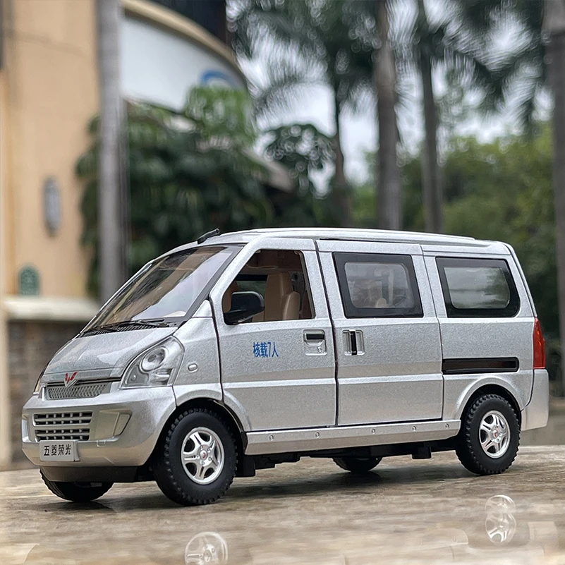 

Genuine 1:24 Simulation Wuling Rongguang Car Model Lalamove Bread Postal Car Ornament Children's Alloy Toy