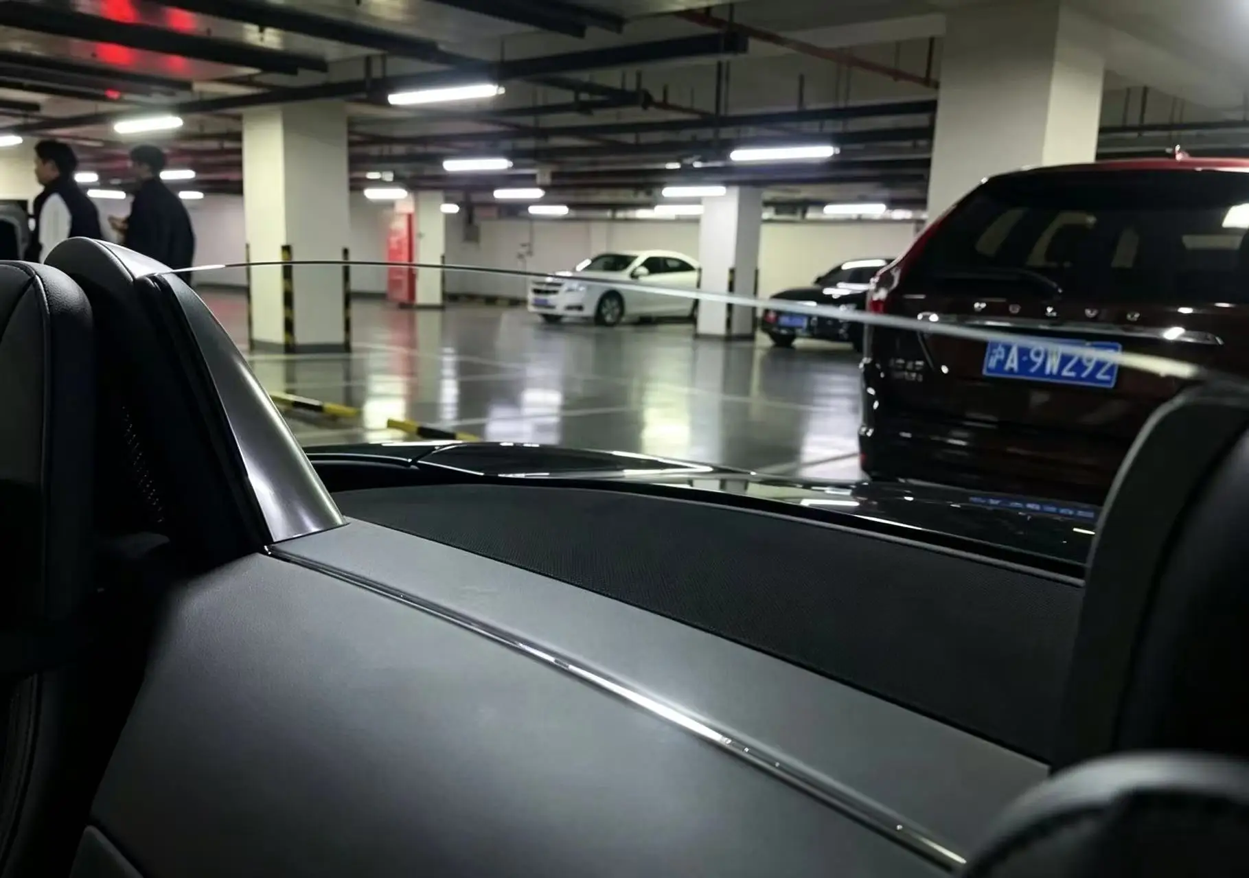 Complete set of wind deflector, spoiler, and roll bar decorative mesh for Jaguar F‑Type Convertible – automotive accessories.