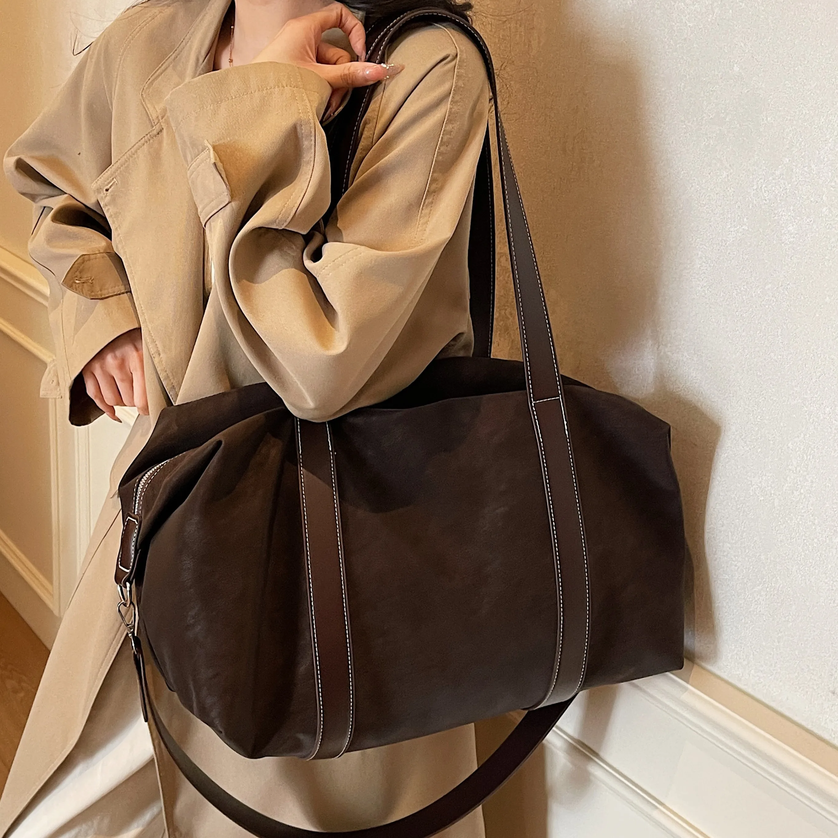 

Vintage Soft Leather Large Capacity Tote Bag Casual Commute Travel Single Shoulder Slant Cross High-End Ladies Wanderer Bag
