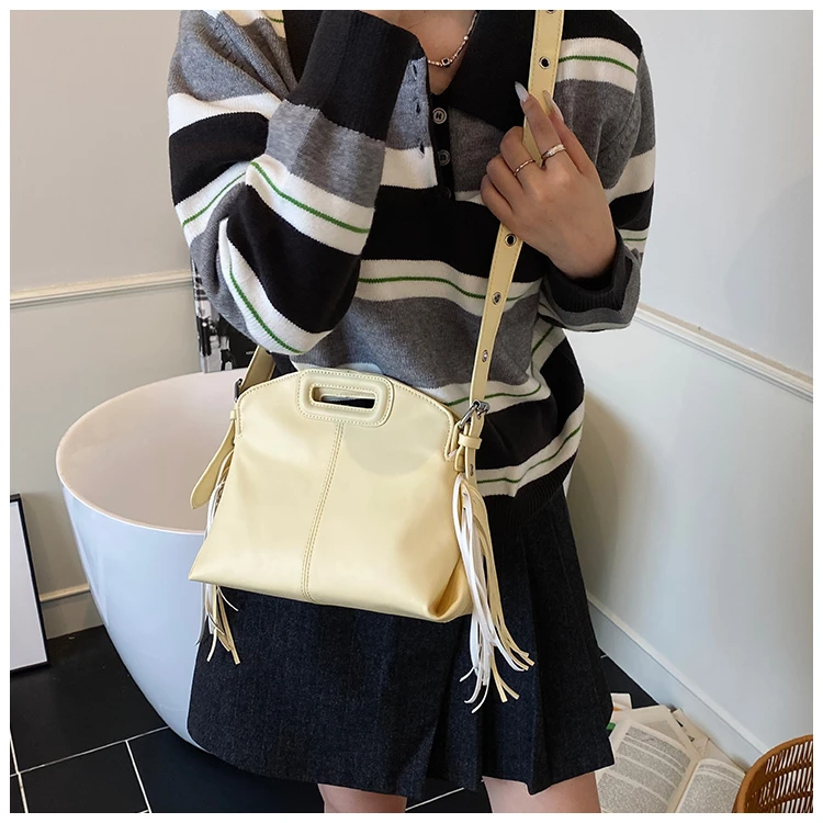 

Stylish Women's Leather Tote Bag with Classic Elegant Design - Luxury Brand Handbags for Practical Ladies