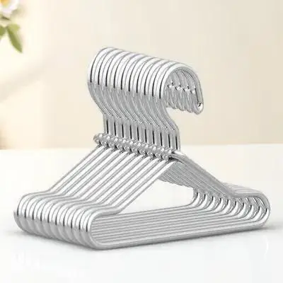 

50pcs Metal Mini Hangers for Clothes Kids Pretend Play Toys Miniature Dress Coats Holders Accessories for Dollhouse