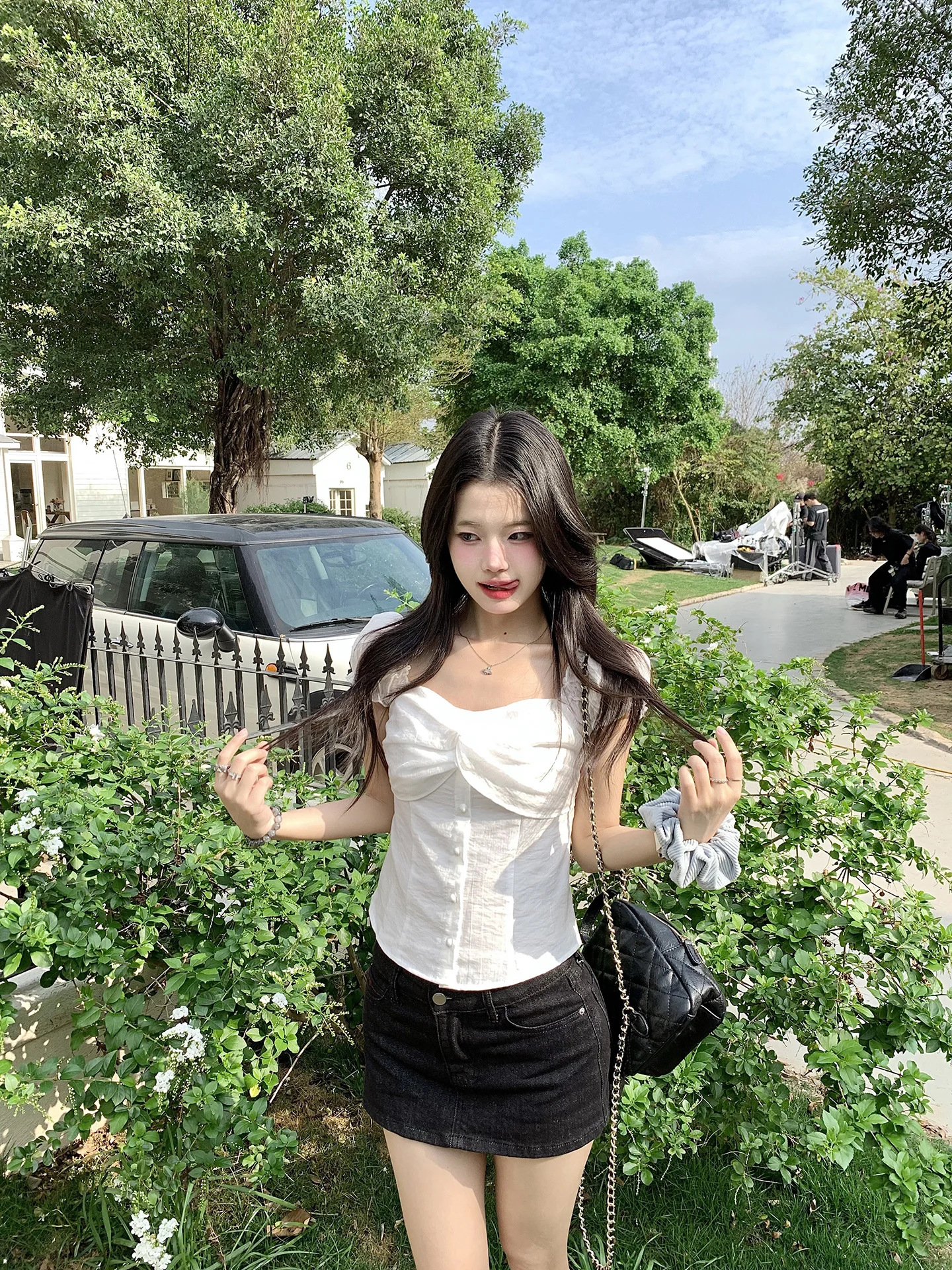 

Белая женская летняя блузка с рукавами-фонариками, красивая, с кружевной отделкой, укороченная, для молодых девушек, прямого кроя, с длинными рукавами