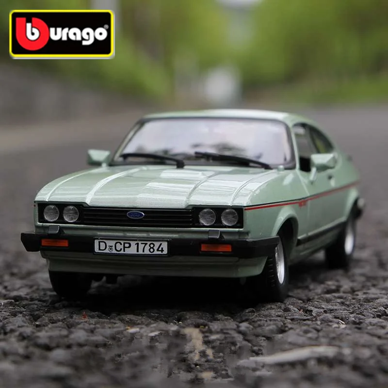 Bburago 1:24 1982 Ford Capri Alloy Car Model Diecast Metal Toy Classic Sports Car Vehicles Model Simulation Collection Kids Gift