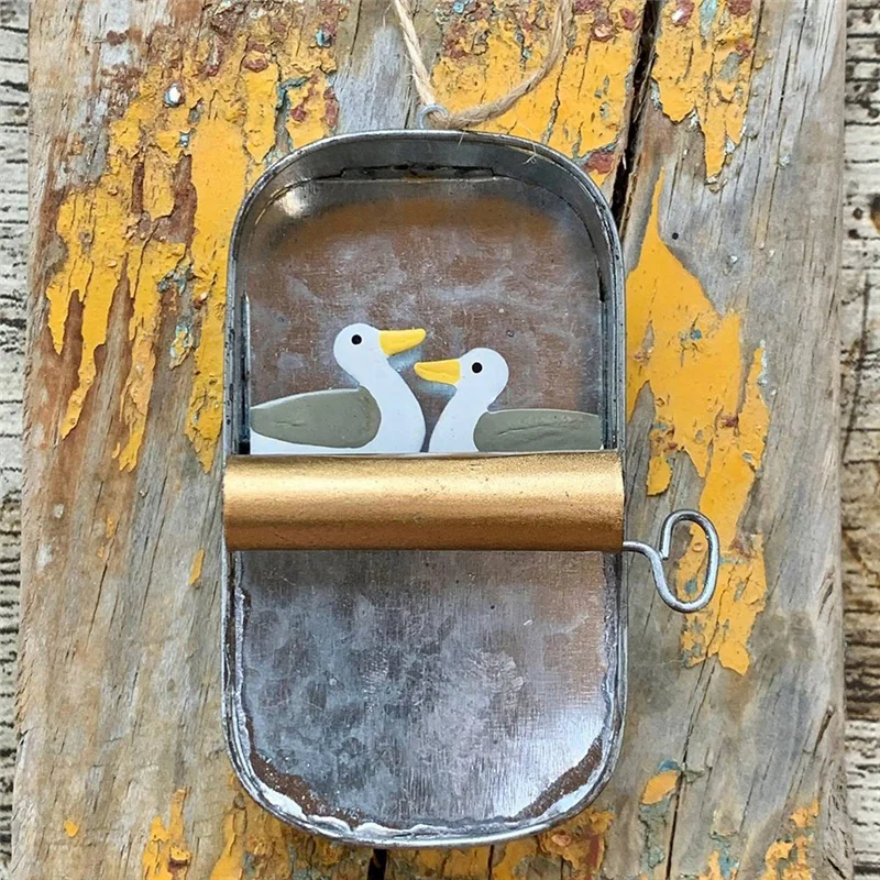 AEE2-Время сардинами, изящное подвесное украшение, необычная маленькая деталь, забавные украшения для рыбалки, сардина, банка консервированных рыб, морепродукты