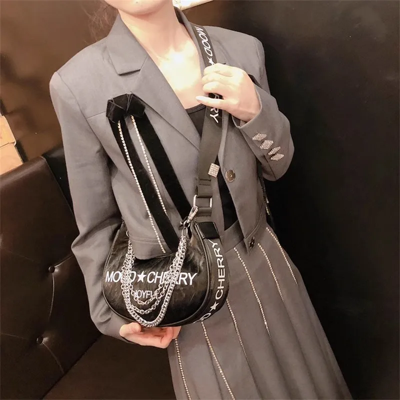 High Quality Letter Printing Women's Handbag Fashion Metal Chain Hobo Bag Lady Purse Shoulder Messenger Bag Female Cool Bag