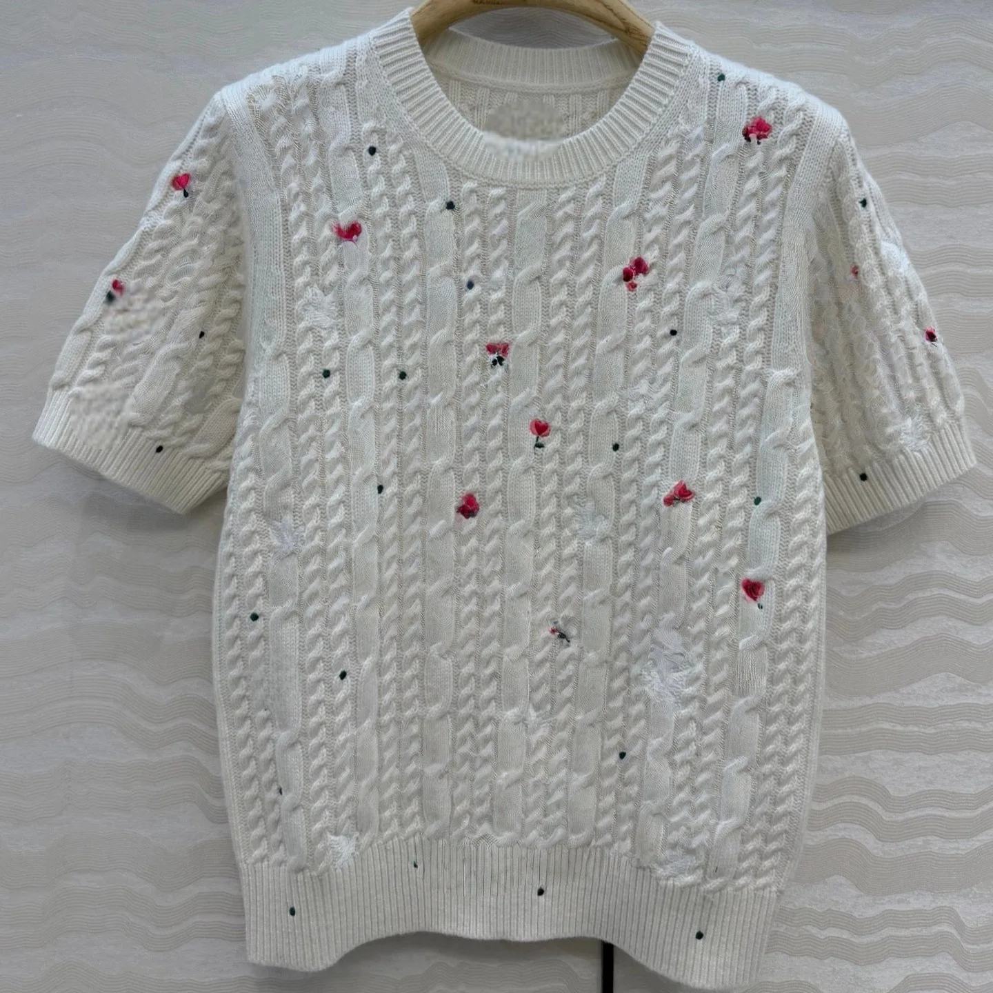 

Ladies' Camere Embroidered Knitted ort Sve Sweater round Ne Spring 2026 New Sle Gentleman Sle Regular Thin