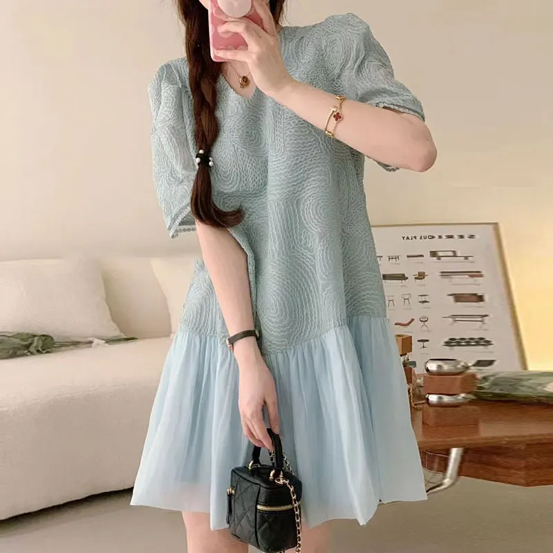 Elegancka letnia miękka niebieska okrągła spódnica z haftem, teksturowana, z efektem bąbelków, patchworkowa, w stylu koreańskim, z wysokim stanem, o kroju A...