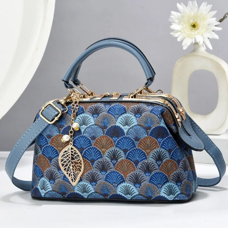 

2025 New Printed Women's Small Square Bag Fashion Casual Shoulder Bag Classic Retro Shoulder Bag Urban Commuter Handbag Women