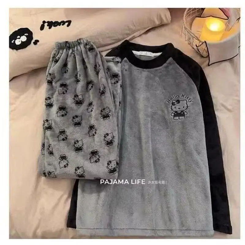 Cartoon Hallo Kitty Frauen Pyjamas Winter Flanell Nachtwäsche Mädchen Casual Lose Hause Anzug Verdickt Wärme Damen Homewear Außerhalb