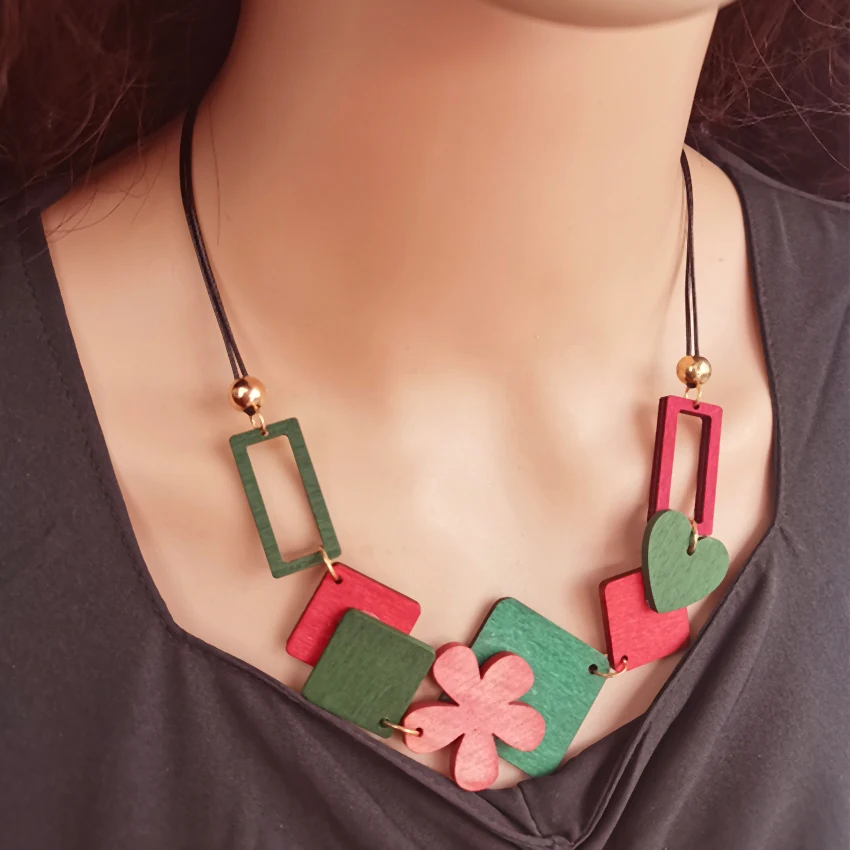 Vintage Handmade Geometric Wooden Bib Necklaces Pendants Women Wood Heart Flower Necklace Ethnic Fashion Jewelry Gifts