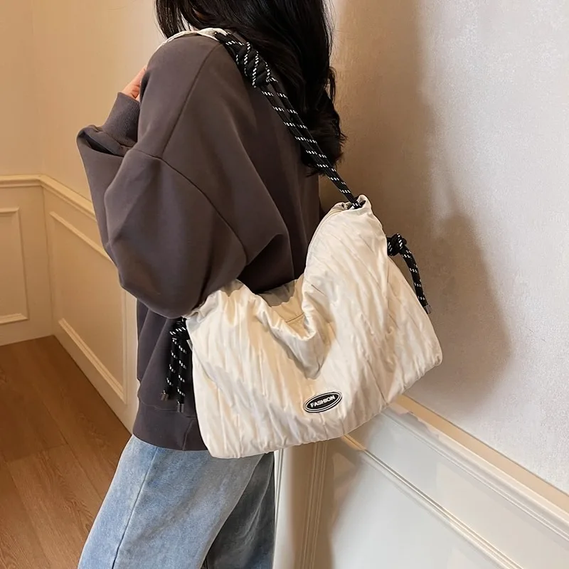 

Large Capacity Shoulder Bags Solid Color Nylon Versatile Zipper Women's Bags 2025 New High Quality Fashion Crossbody Bags