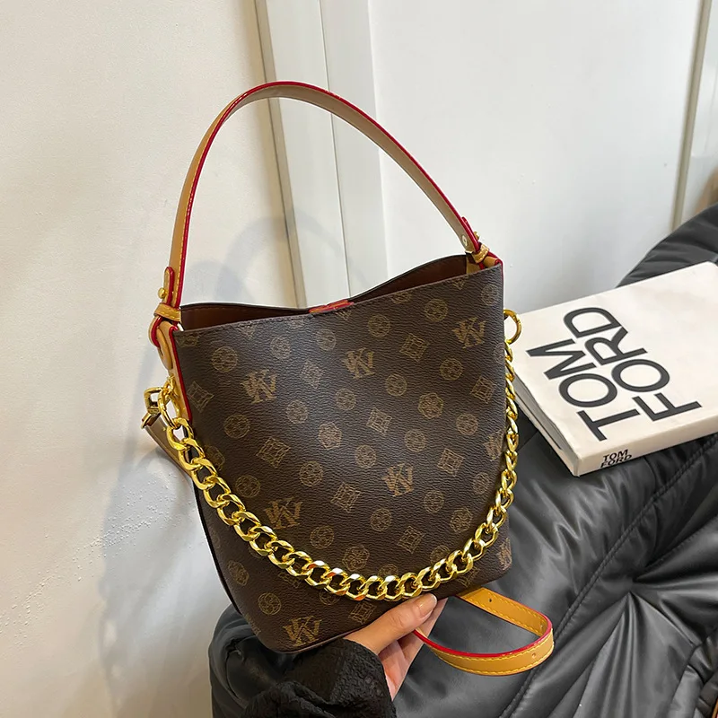 

Luxury Designer Bucket Bag High Quality Women Armpit Bag Fashion Chain Strap Casual Shoulder Bag For Women 2025 New Collection